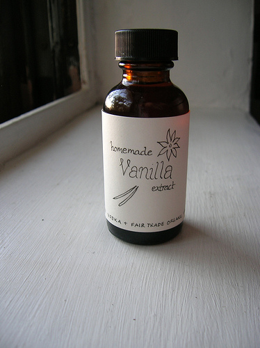 Homemade Vodka Vanilla Extract 1