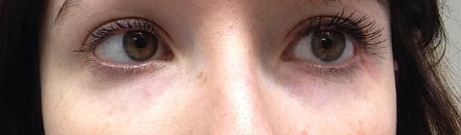 Left eye is my usual short, stubby lashes with a little mascara. Right eye is in 3D!